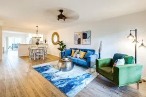 6 Mi to Beach Naples Condo with Pool and Hot Tub - Orangetree