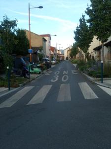 Independent studuo close to Paris