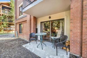 2BR Condo Walk to Ski Lift Downtown