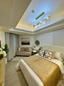 Blissful Bali Studio Azure North by THE BALI CORNER AT AZURE NORTH, High Floor, Beautiful View of Resort Amenities and Mt Arayat