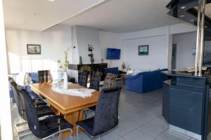 Salamina Blue Horizon House
