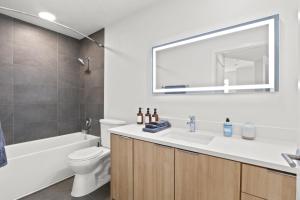 Splendid 2BR, 2BA Apt 12 Min Walk to SM Pier!