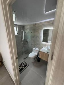 Apartamento cerca de todo