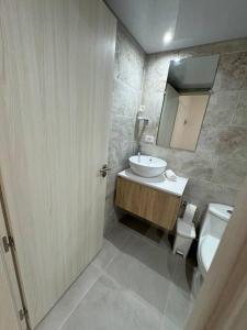 Apartamento cerca de todo