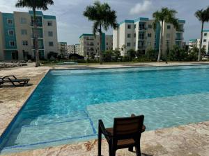 Apartamento cerca de todo