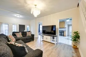 Charming Long Island Home with Fenced Yard! - Freeport