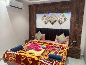 Modern Luxury 3BHK 3Double beds Lift Kitchen Parking in Tapovan Nr Laxman Jhulla