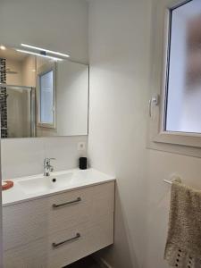 Villas Jolie maison neuve avec piscine : photos des chambres