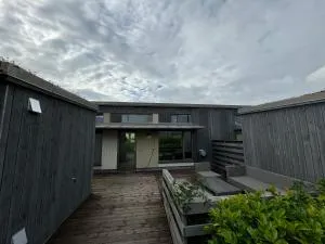 Terraced house with carport and sunny outdoor areas - 7 min from ONS - Randaberg