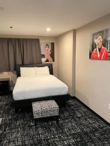 Broadway and Main Hotel - Everett