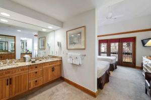 The Charter at Beaver Creek E215