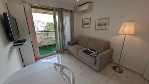 Studio neuf centre Cannes 500 m plage
