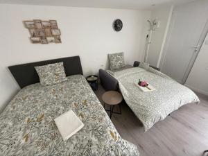 StudioCDG fr Jardin, Studio proche near CDG Roissy airport, Parc Expositions, Stade de France, Arena, Disney, Asterix