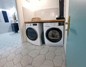 Appartement atypique clair et spacieux avec jardin