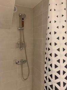 Appartements -StudioCDG fr- Cerisier, Studio proche near CDG Roissy airport, Parc Expositions, Stade de France, Arena, Disney, Asterix : photos des chambres