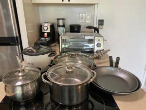 Amazing View Waikiki Beach 28th Floor 1BR Family and Group Condo