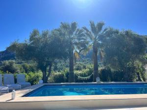 Exklusive moderne Finca mit Pool