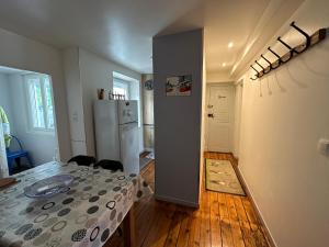 Appartements BEL APPARTEMENT LUCHON CENTRE WIFI - CLIMATISATION 6 COUCHAGES : photos des chambres