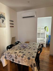 Appartements BEL APPARTEMENT LUCHON CENTRE WIFI - CLIMATISATION 6 COUCHAGES : photos des chambres