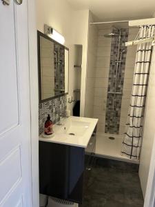 Appartements BEL APPARTEMENT LUCHON CENTRE WIFI - CLIMATISATION 6 COUCHAGES : photos des chambres