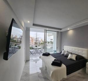 Las Américas Evening Escape