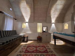 Uluyol Stone House
