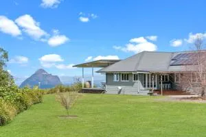 Hillside House at Bald Knob - Mooloolah