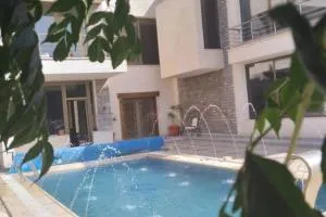 Vienna Villa for you - Al Qasţal