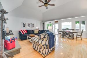 Lakefront Cottage Near Snowmobiling and Nubs Nob!