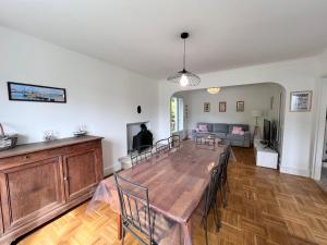 Maisons de vacances Sublime maison familiale refaite a neuf Quartier tres calme verdoyant : photos des chambres