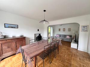 Maisons de vacances Sublime maison familiale refaite a neuf Quartier tres calme verdoyant : photos des chambres