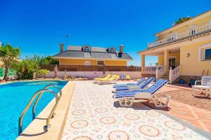 Stunning Central Villa Rosa in Ciudad Quesada Rojales Spacious 4-Bedroom Retreat with Private Pool