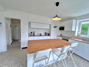 Maisons de vacances Sublime maison familiale refaite a neuf Quartier tres calme verdoyant : photos des chambres