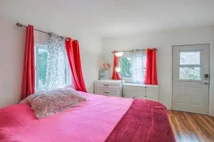 Pet-Friendly San Pedro Studio about 3 Mi to the Ocean! - رانتشو بالوس فيرديس