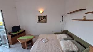 Apartments with WiFi Baska Voda, Makarska - 21336 
