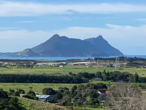 Moko Hiwi Escape Ruakākā- Sea View Home - One Tree Point