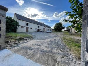 Maisons de vacances Gite en pleine nature pres de la Loire, ideal famille ou amis, proche des vignobles et sites historiques. - FR-1-590-434 : photos des chambres
