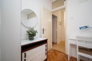 Apartments with WiFi Zadar - 22991