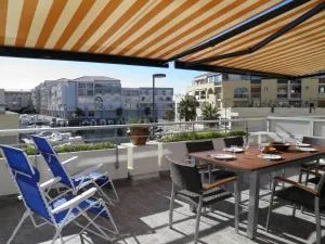 Appartement moderne, 2 pièces cabine, terrasse et véranda, proche plage, parking privé - FR-1-338-133 - Sète