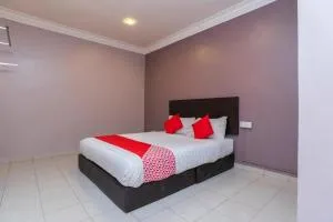 Golden Horse Hotel - 乌鲁地南