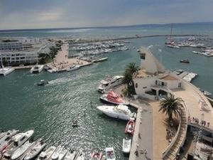 Studio Cabine Climatisé 3 Couchages avec Terrasse et Parking Privé - Port Camargue - FR-1-731-92