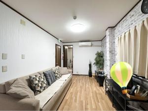 3stops to USJ 3toilets 3BR 6ppl Cozy family house OUYANG