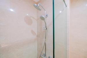 Comfort and Modern Look Studio Menteng Park Apartment By Travelio