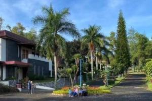 Puncak Villa Lotus D33