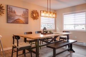 Muskoka Waterfront Cottage - Moon River with HOT TUB