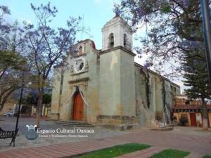 Air Conditioned Netflix Kitchen 2 beds 1 Bathroom