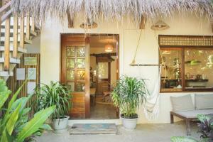Greenhouse Siargao Roadside Boutique Apartments