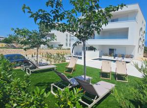 Apartments Twins with private pool 