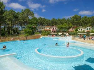 Maison 3 chambres - Piscine -Vue Golf-8 personnes