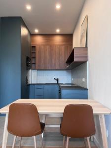 Chic and Central 2 bed apartment